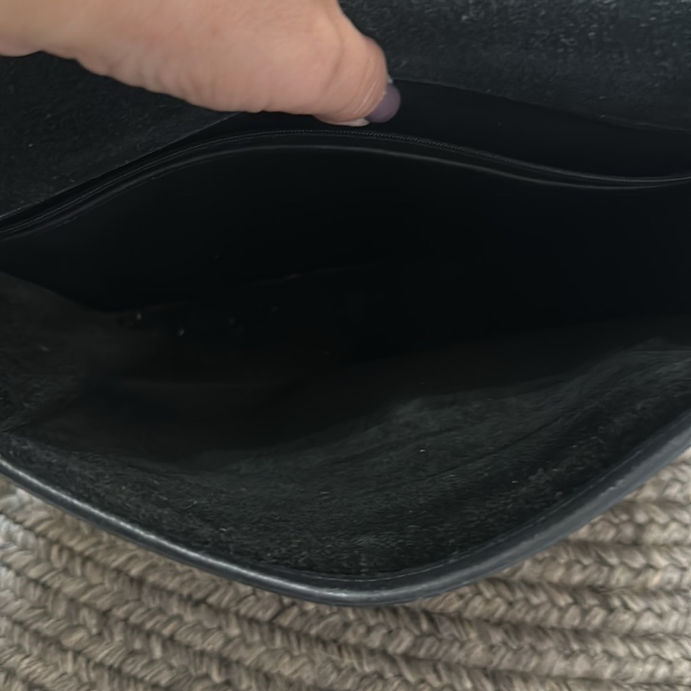 Coach Willis black bag. Lovely bag. Well taken care of. Stored in tote. - Picture 3 of 7